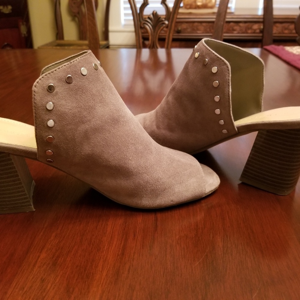 Marc Fisher Dove Gray Mules